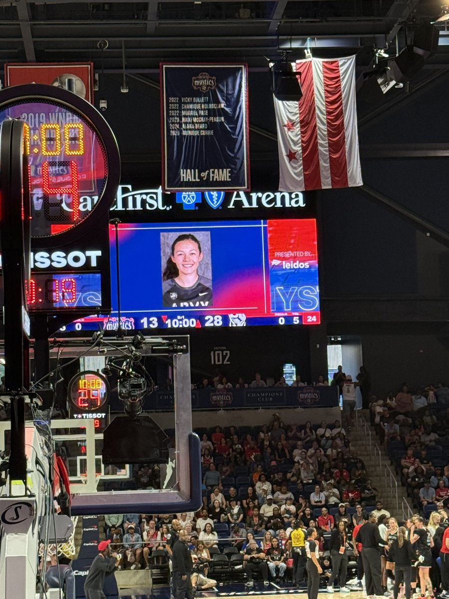KKuester15's tweet photo. An unforgettable night with our staff at the @WashMystics “Salute to Service” game! 

Our alumni are truly AMAZING beyond words I could ever describe. The people make the place, and I am reminded of that non-stop at West Point.🤩🖤💛 https://t.co/EpgIJzSCmQ