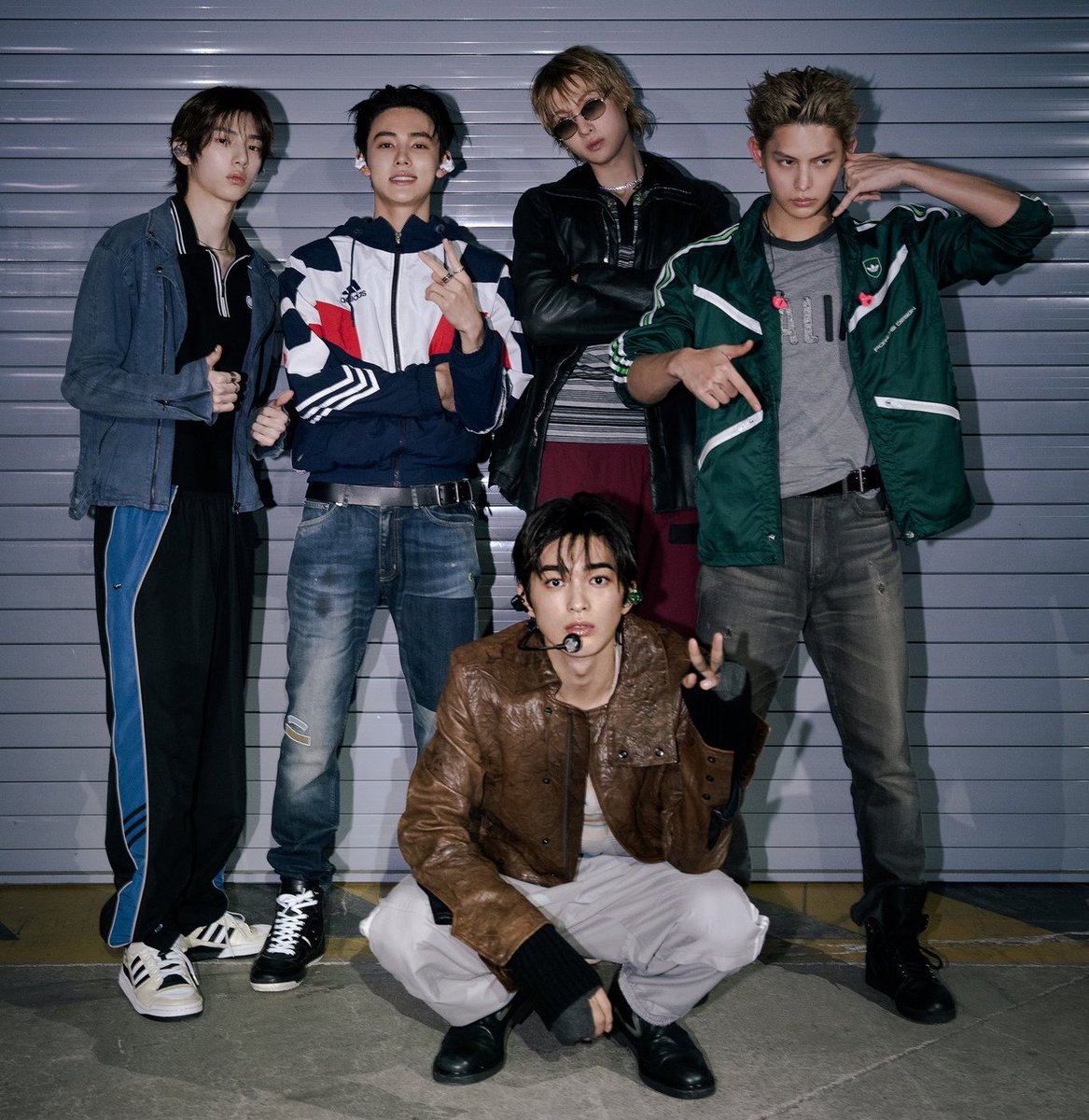 coertis_'s tweet photo. I feel bad for cortis…. nyalahin setlist padahal cortis baru 2 album, nyalahin karena nyuruh nurunin camera padahal judul konsernya dah put your phone down, dll

semoga besok ketemu hal yang lebih baik ya tis😢❤️ selamat istirahat, makasi untuk hari ini! you guys did well🫳🏻 https://t.co/jieqPTsQSo