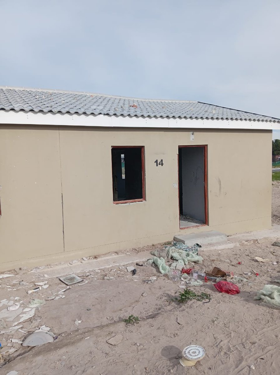 LandPartySA's tweet photo. During door-to-door campaigns in Ward 1, Land Party candidate Buyisile Sthathu discovered vandalised houses in Blompark. At the same time, many people are forced to live in shacks while others struggle to find shelter. This is a clear waste of taxpayers’ money. https://t.co/WKQNX2BOnY
