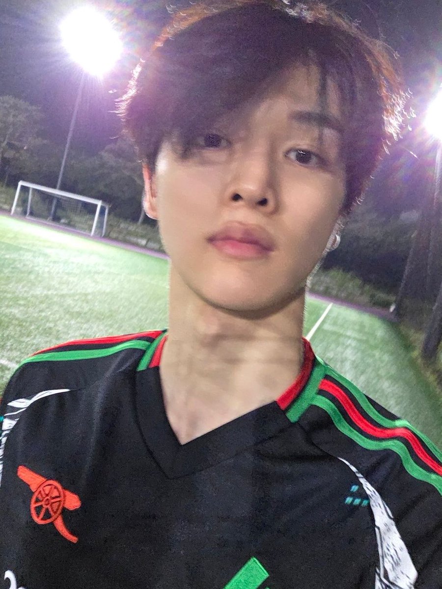 syngchan23's tweet photo. pap masih dilapangan       pap abis mandi https://t.co/NA59YxQasw