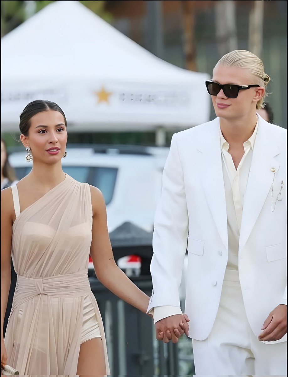 InXameliar's tweet photo. The Viking and his queen https://t.co/dLdbPmpfUW