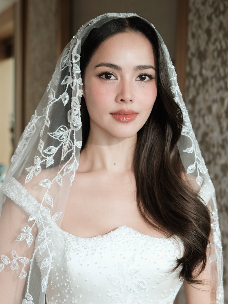 apricitydreamz's tweet photo. ลุคนี้แต่งหน้าโดยพี่ป้อม วินิจ สวยมากกกก 
ลงตัวไปหมดทุกอย่าง🫠

Cr. pom_vinij https://t.co/1NVHlA7A01