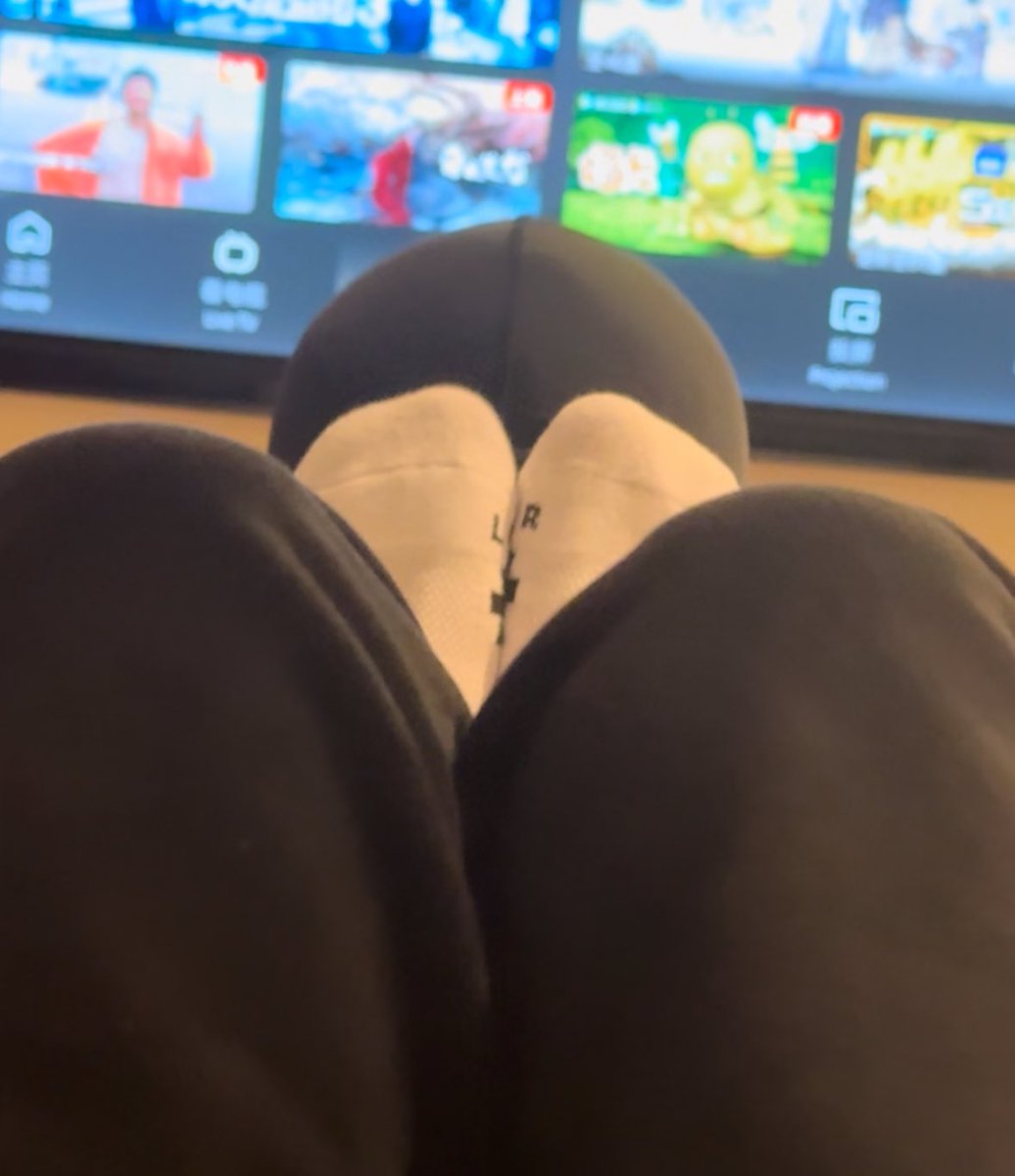 Zl3q6's tweet photo. 🧦 https://t.co/xq3jd5cE1V
