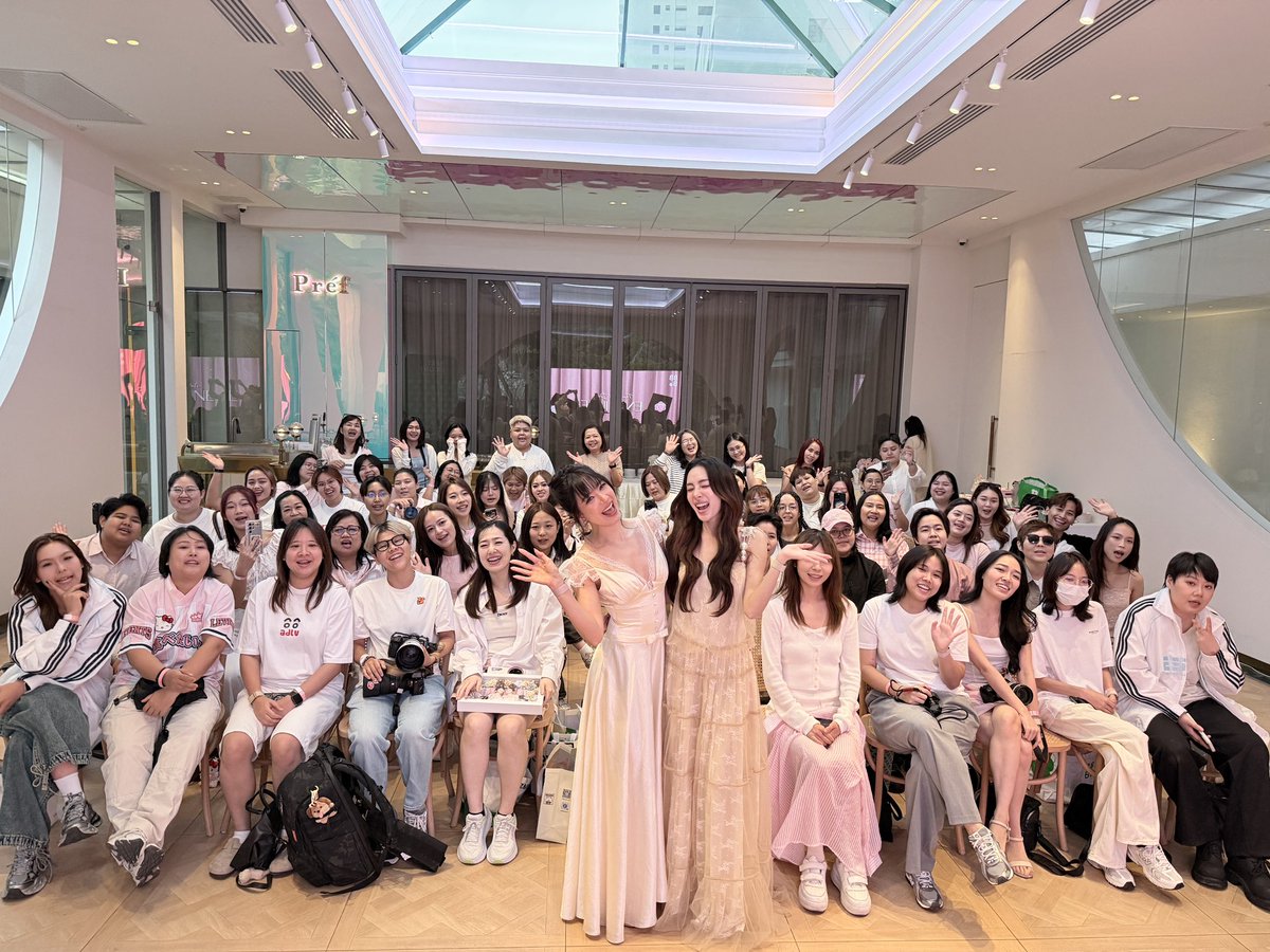 Enjoyyotdrr's tweet photo. ขอบคุณทาง babybright ที่จัดกิจกรรมดีๆแบบนี้นะคะ ขอบคุณพี่ๆเจแลนด์ที่มาร่วมกิจกรรมกับพวกเรานะคะ สนุกมากวันนี้ ได้เติมพี่ๆเต็มปอดเลยงับ ขอบคุณที่คอยซัพพอตพวกเราตลอดมานะคะ ไม่ว่าข้างหน้าจะเป็นยังไง ขอบคุณจากหัวใจจิงๆที่รักและสนับสนุนพวกเราสองคนด้วยความรัก ด้วยความจิงใจที่มอบให้กันเสมอนะคะ ขอบคุณที่แบ่งปันความรักซึ่งกันและกัน แบ่งความสุขให้กันและกันนะคะ ฝันดีนะคะ เลิฟยูววววววววว🤍🩷

BABY BRIGHT WITH ENJOY JUNE
#SecretDateEnjoyJune