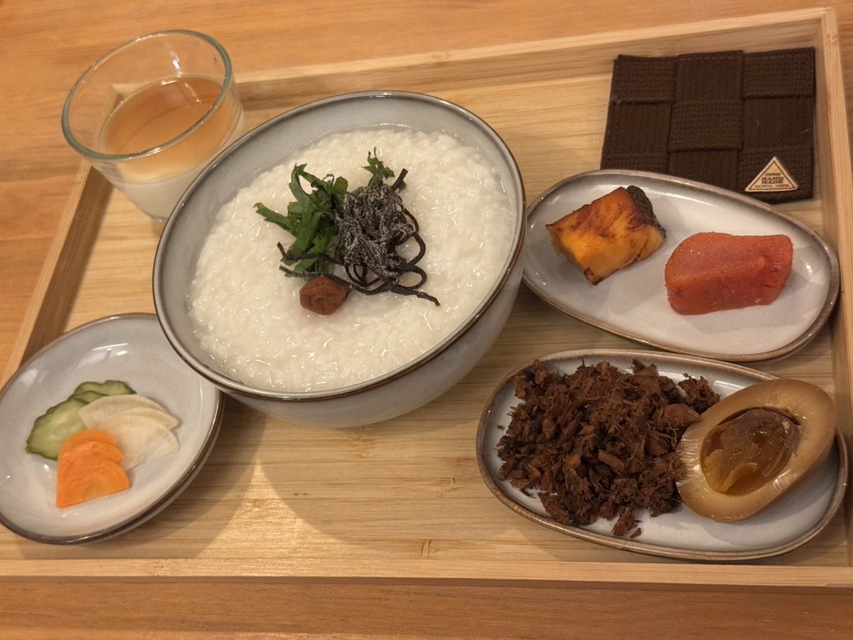 pf_donkey's tweet photo. 東加古川Ron Gyoza Cafe
素敵な場所でした🎹

豪華でヘルシーなおかゆセットをいただき、なんとお店のご好意で桃のデザートまでいただいちゃいました！

播州の心温まる優しいカフェでした🪴 https://t.co/QSfDTmuGMy