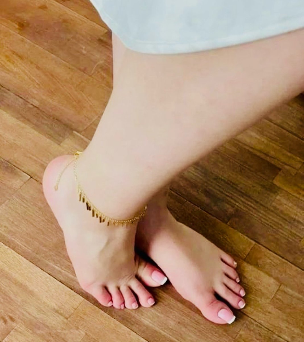 meghnathey's tweet photo. Imagine I allowed you the privilege of worshipping every single one of my toes and the soles of my feet with my divine spit. Would you treat it like candy, or still beg for more? 🍭
.
@Anonymo58495850 @a120mph @justaslave15 https://t.co/0fcrjdQtHz