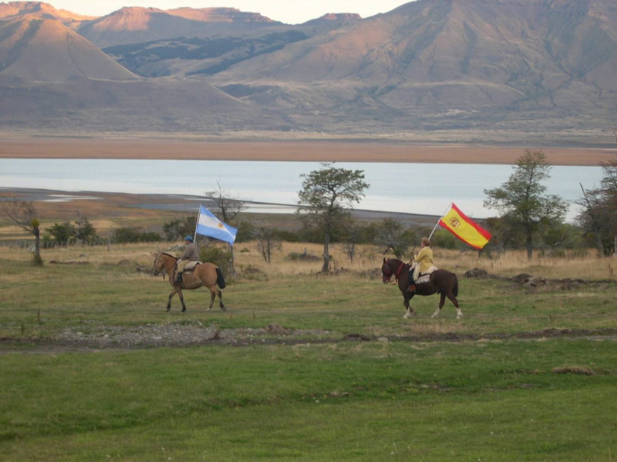 laquiti's tweet photo. Nunca pensé que esta foto que hice en 2005 en #ElCalafate #Argentina era predictiva 😀

#MundialDelFútbol2026 
#ArgentinaVsEspaña 🇪🇸 https://t.co/qWfCHlnwHJ