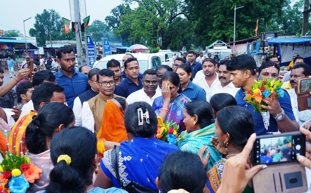 PravatiPOdisha's tweet photo. ମୟୂରଭଞ୍ଜ ଜିଲ୍ଲାର ଖିଚିଂସ୍ଥିତ ପ୍ରସିଦ୍ଧ ମା' କିଚକେଶ୍ୱରୀଙ୍କ ପବିତ୍ର ପୀଠଠାରେ ସ୍ୱାଗତ ଓ ସମ୍ବର୍ଦ୍ଧନା ପାଇଁ ଭାରତୀୟ ଜନତା ପାର୍ଟିର କାର୍ଯ୍ୟକର୍ତ୍ତା ଭାଇ ଓ ଭଉଣୀ, ମନ୍ଦିର ପରିଚାଳନା କମିଟିର ସଦସ୍ୟଗଣ ଏବଂ ସ୍ଥାନୀୟ ଜନସାଧାରଣଙ୍କୁ ଅଶେଷ ଧନ୍ୟବାଦ ଜଣାଉଛି । #Mayurbhanj #Khiching https://t.co/Kmv3zSGyE2