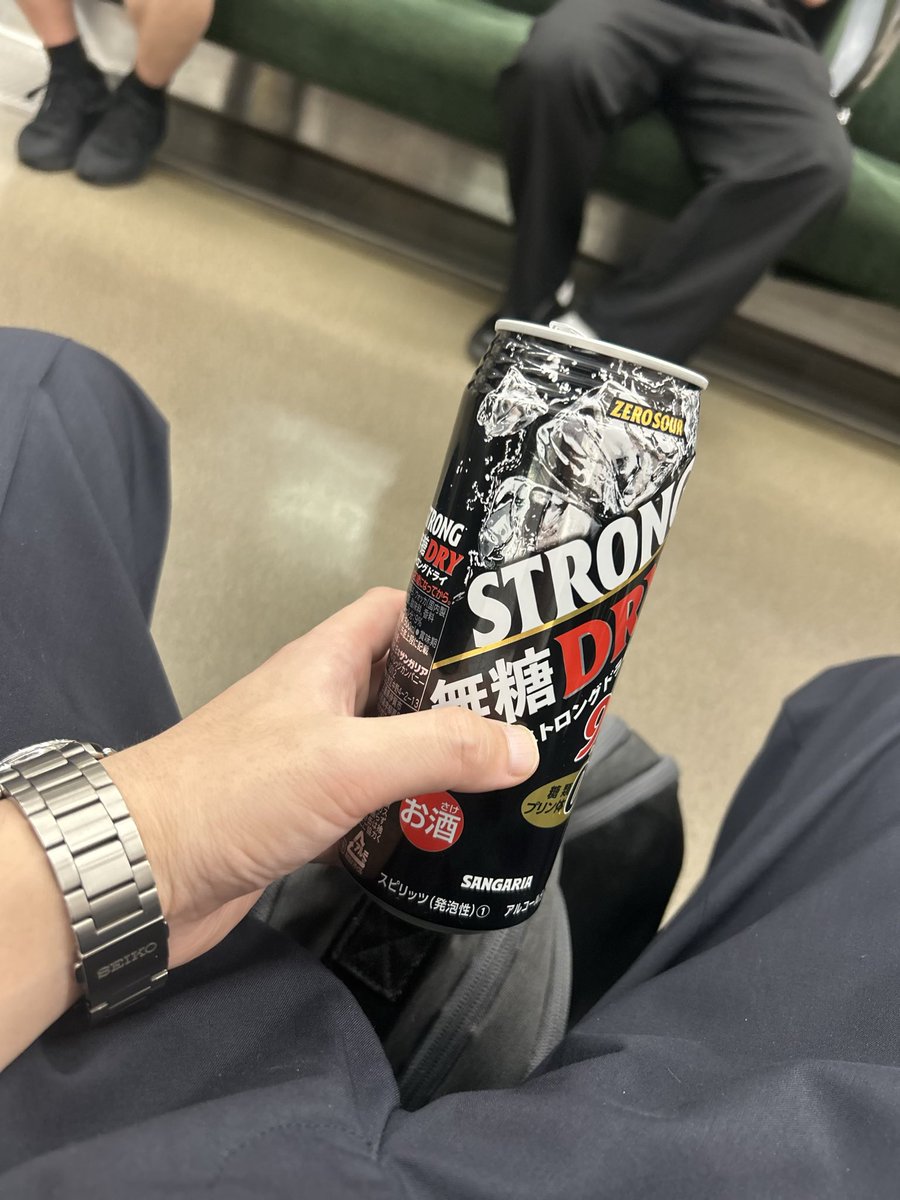 HIRO70411's tweet photo. 今日も仕事終わりに酒カチコミ

気持ちは、いい

あぁ、夏、始まるなぁ

そんな1日の終わり
そして、夏の始まり https://t.co/67v7ybAgfv