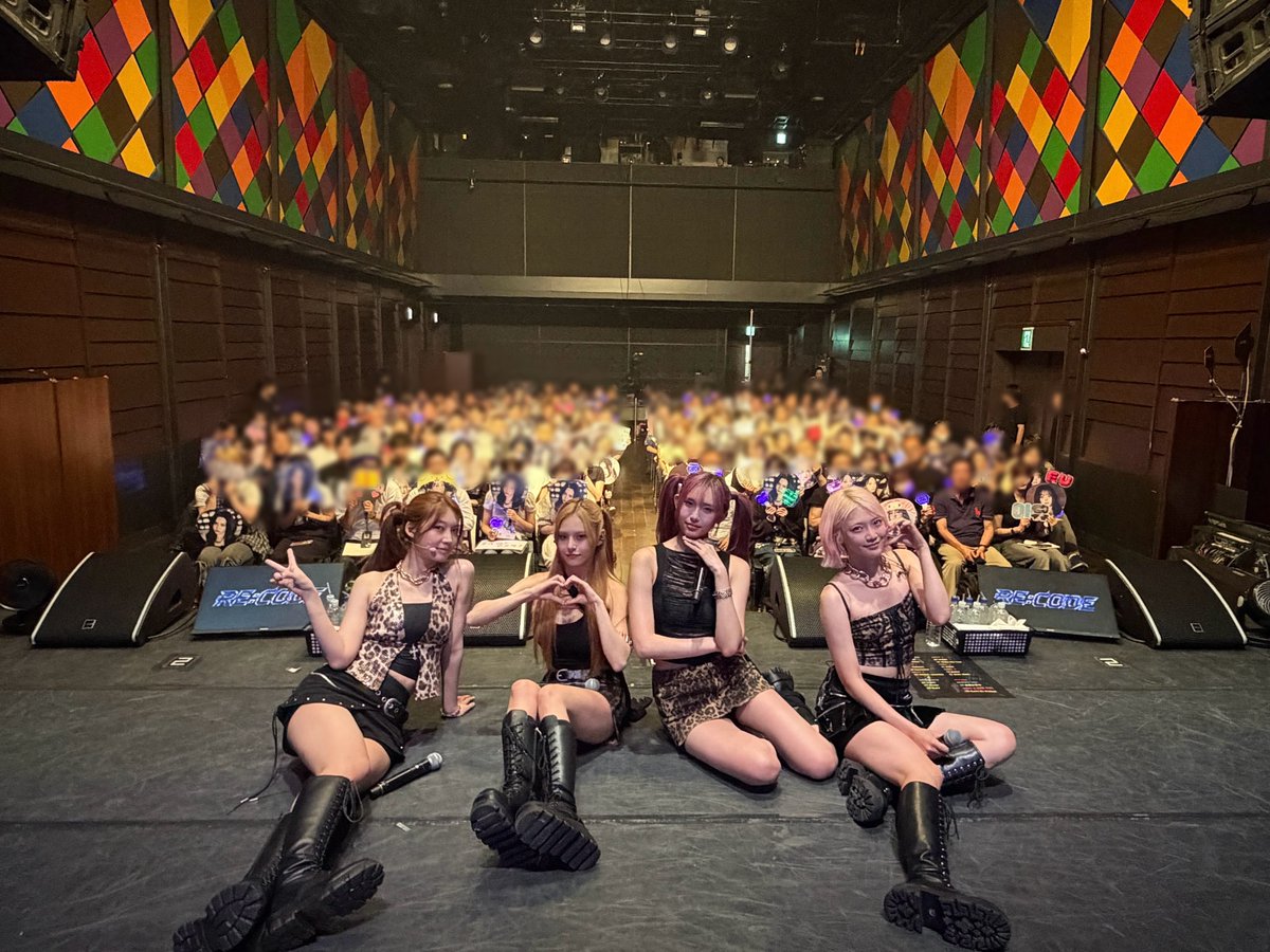 kissent2010's tweet photo. 【#EVERGLOW】

2026 EVERGLOW WORLD TOUR [RE:CODE] in TOKYO  DAY1 ありがとうございました🪐💜

皆さんの温かい拍手と応援のおかげで、とっても幸せな時間になりました🫶🏻✨

明日もたくさんの拍手と応援で盛り上げてくださいね👏🏻💫

会場でお待ちしています✮*｡ﾟ

#EVERGLOW #에버글로우
#RE_CODE https://t.co/gPL7hUUnpZ