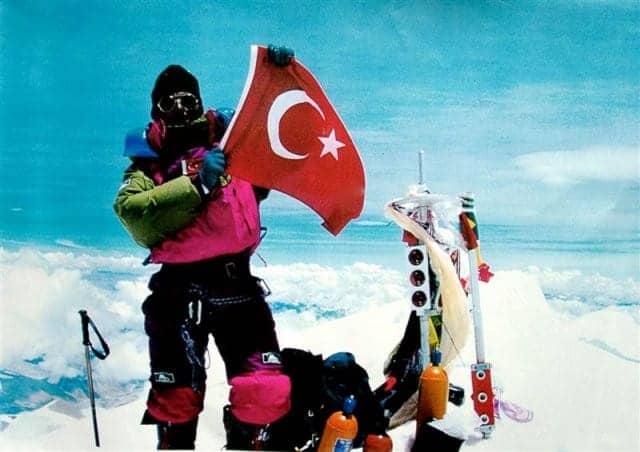 Katfar's tweet photo. Sen bu Milleti en zor gününde dahi hiç yalnız bırakmadın ve bayrağını Everest'in zirvesine çıkardın.
Bu Millette seni asla yalnız bırakmaz @nasuhmahruki https://t.co/XGq3qcWqsw