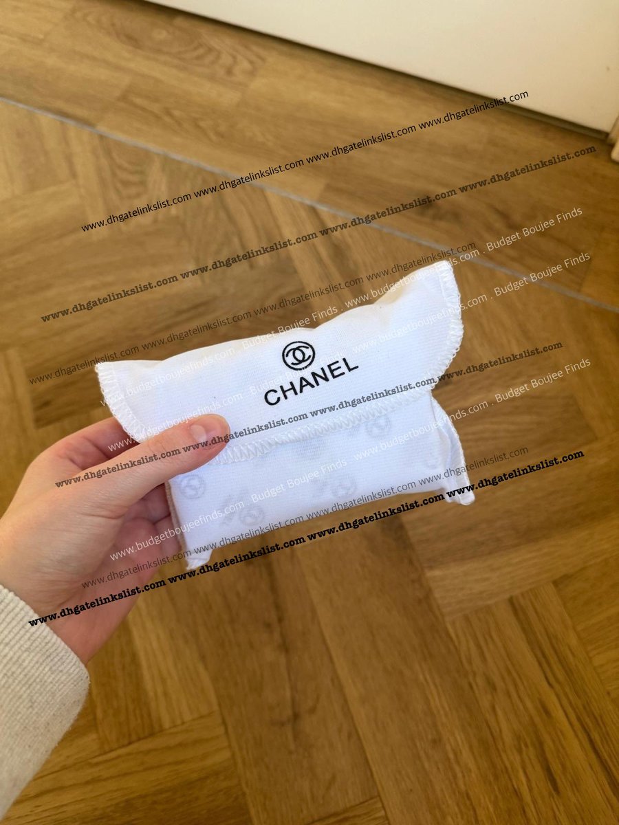 dhgatehaul's tweet photo. Dhgate - Absolutely love this little Chanel bag/purse 💕🙌🏻🤩❤️

£26 and FREE SHIPPING which isn’t bad at all!!!

🔗- https://t.co/yjHUeTlgvT

ALL FINDS- https://t.co/WfgWih2Si8 https://t.co/4bfZekas4B