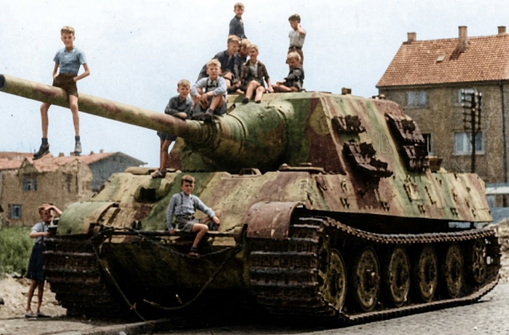f39egripen's tweet photo. Neustadt Jagdtiger https://t.co/rkhXgbiuep
