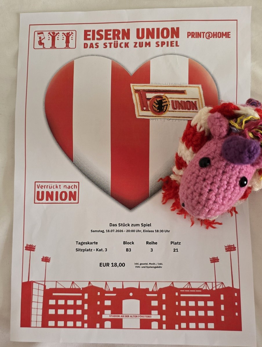 fridolindergro's tweet photo. Wir gehen heute ins Theater. Im Fußballstadion. 🥰 https://t.co/NjKwy2GUbE