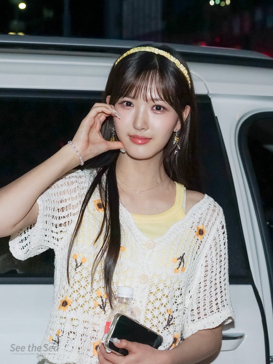 seethesea0809's tweet photo. 260711 칠곡 꿀맥페스티벌 #6
🐤 : 세아언니한테 혼나는거 아니에요??
?? : 괜찮아 세아 아직 안왔어😊 ㅋㅋㅋㅋ
#S2IT #에스투잇 #HYOBIN #효빈 https://t.co/KdXF50F4I2