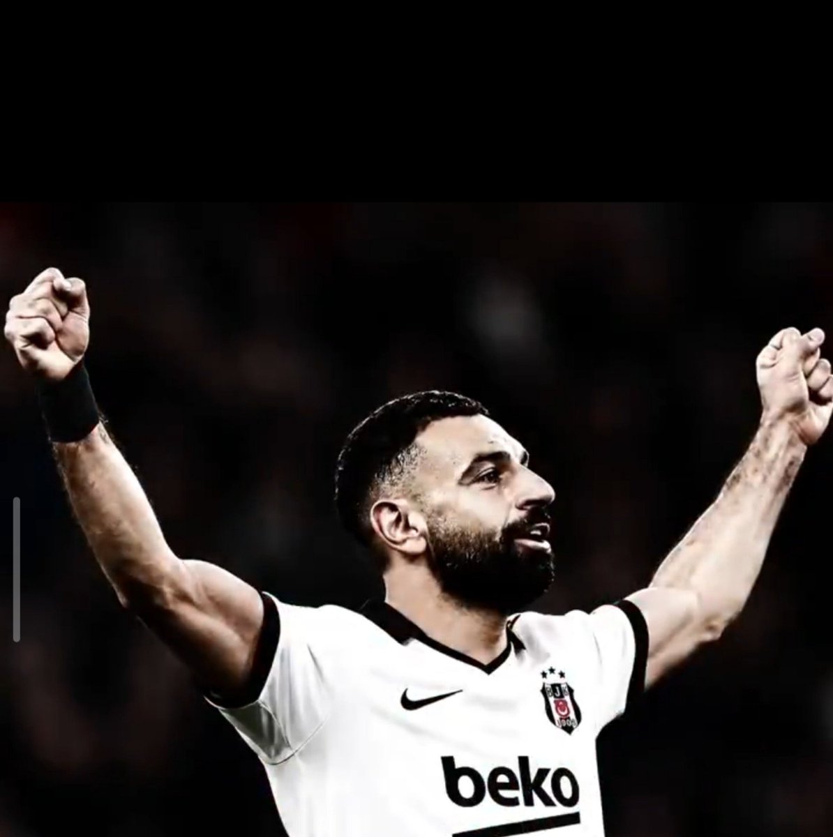 muhammetdalms's tweet photo. Salah, Beşiktaş yönetimiyle yaptığı görüşmede ‘Tekrar üst seviyede oynamak, Avrupa'da kalmak ve herkese Salah'ı tekrar göstermek istiyorum. Çok motiveyim, çok iyi çalışıyorum.’ demiş. Futbolda “prestij” de çok önemlidir. https://t.co/dU3z46lwZP