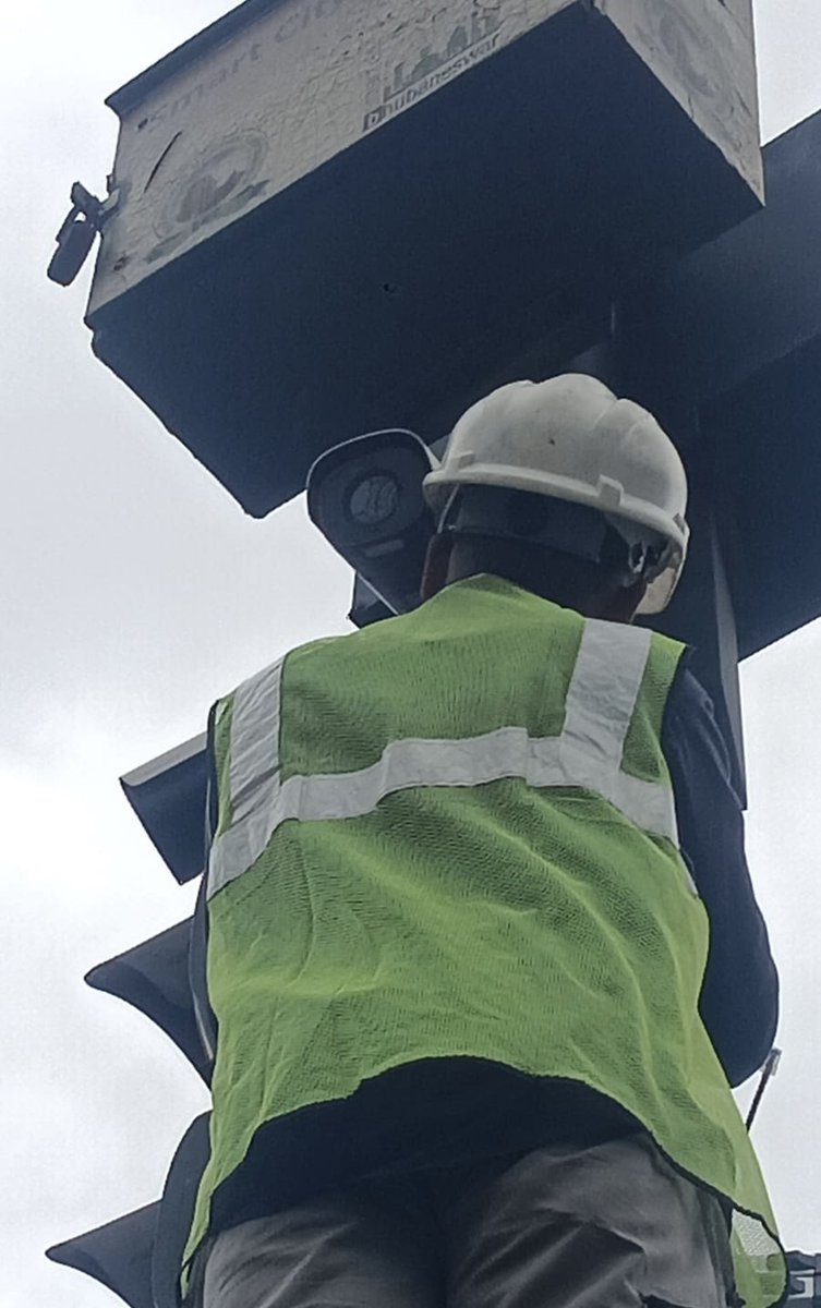BSCL_BBSR's tweet photo. Our Cameras and CCTV systems are diligently operated to ensure safety and smart surveillance. Your security is our priority.
#SmartSurveillance #CitySafety #CCTVMonitoring https://t.co/u8W4Bwi4V1