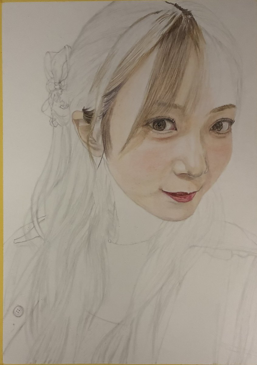 ugetsupyon's tweet photo. 顔がだいぶ出来てきたので髪の毛も少し描き始めました😊
 #wip
 #色鉛筆画 https://t.co/rq6Zp6jPzp