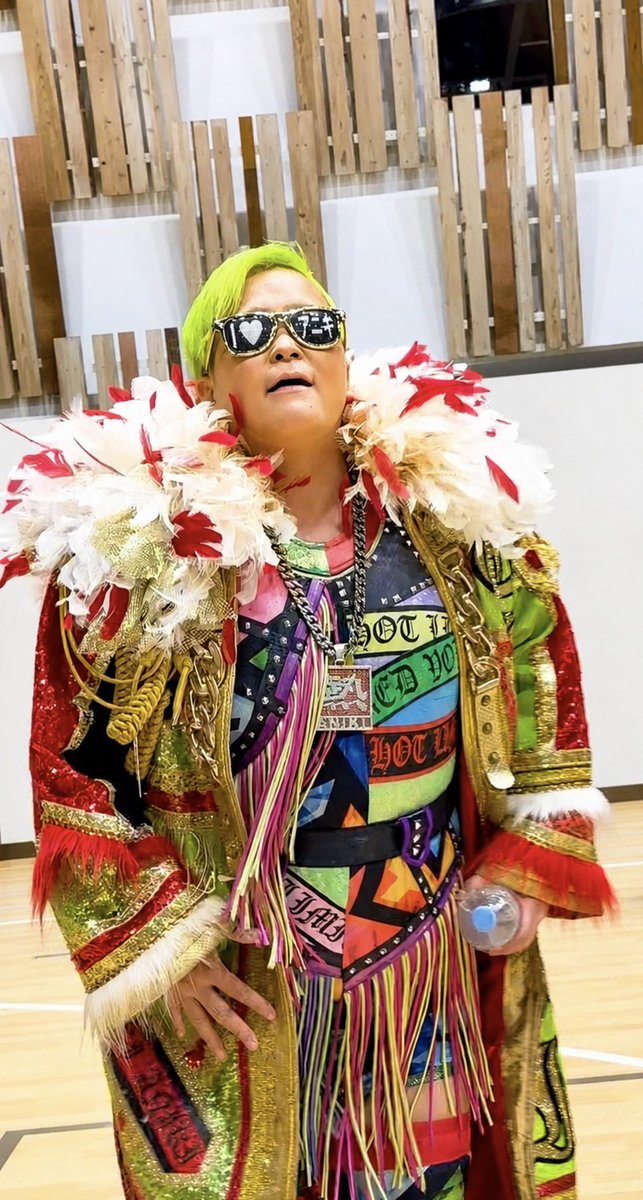 nob10_28's tweet photo. 会場が沸く！

#SENJO #アニキ https://t.co/neDGtyemWb