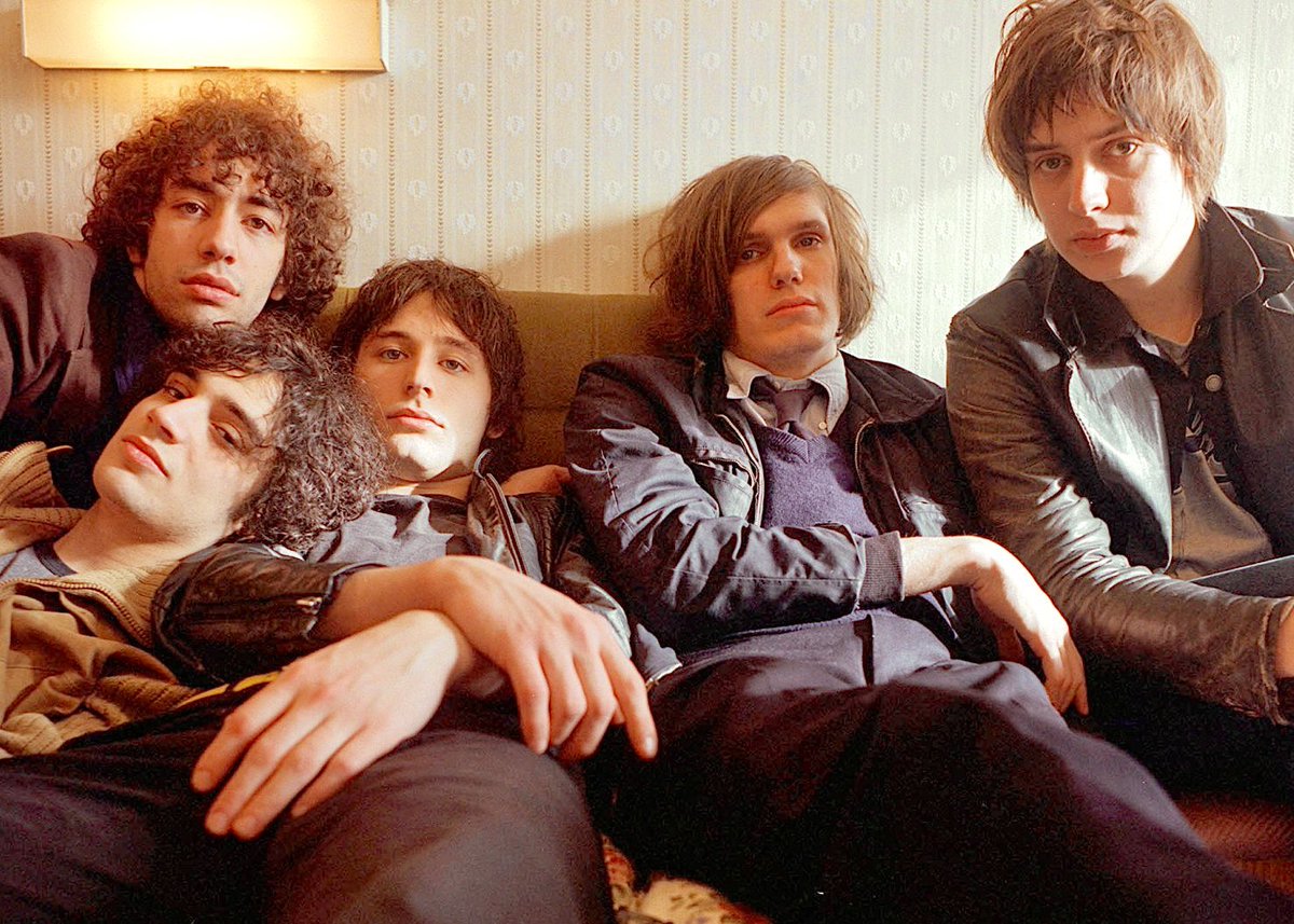 1251mp3's tweet photo. The Strokes shot by Andrew Cotterill (2001) https://t.co/MCgqcjAQeF