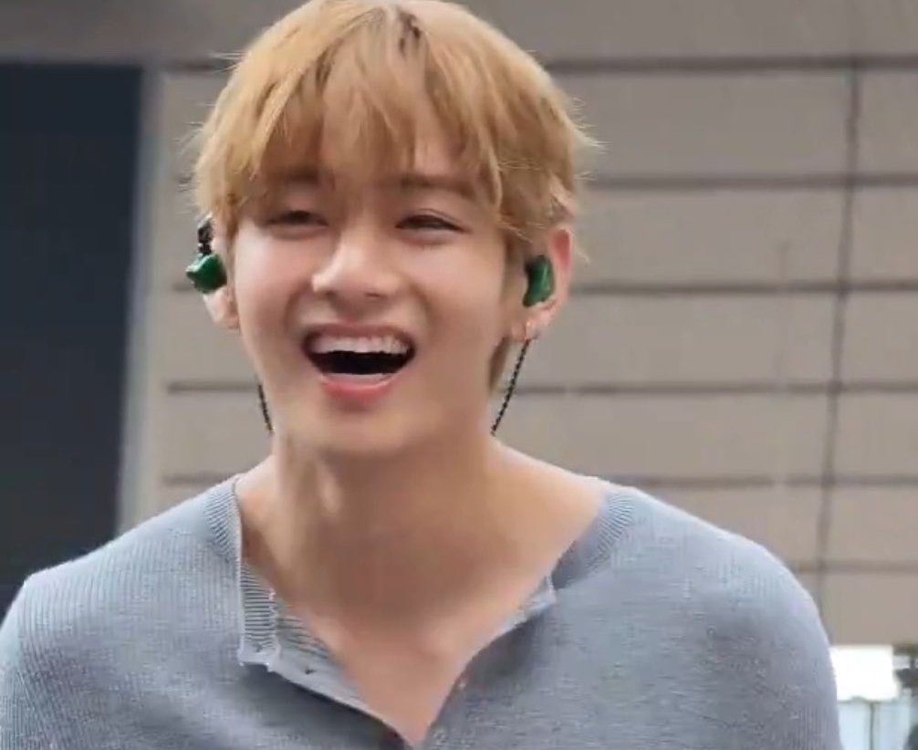 teteoldpics's tweet photo. I'm gonna cry 😭😭😭 https://t.co/Q1O86kKUne