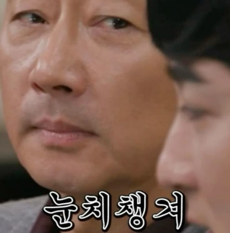 CLEE_000's tweet photo. @ObserverKR 이런데도 동맹국 대통령이라는 사람은 북쪽, 그 위쪽으로만 보고 앉았네요.. https://t.co/VLOuoKnv2s