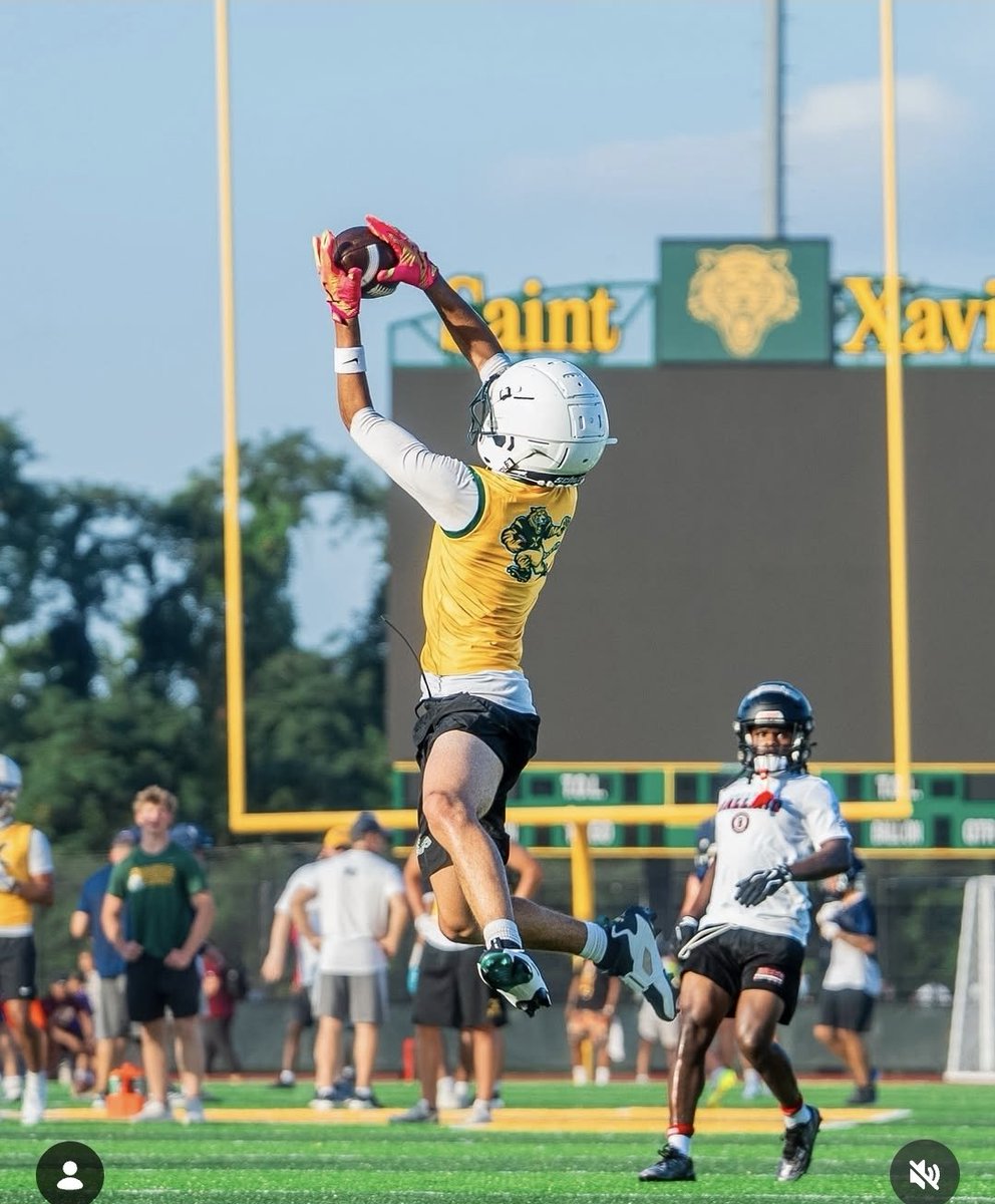 DezernAlex29779's tweet photo. First Varsity 7v7, 3TD in 3 games.
@LippertScouting @AlPopsFootball @UofLRecruiting1 @AuburnMade @WKURecruiting @UC_Recruiting @BallAtTheBeach @MTFB_Recruiting @UANextFootball @AABonNBC @deionbranch84 @PrepRedzoneKY @OhioStateFB @GatorsFB @ https://t.co/FG6Pwxdvix