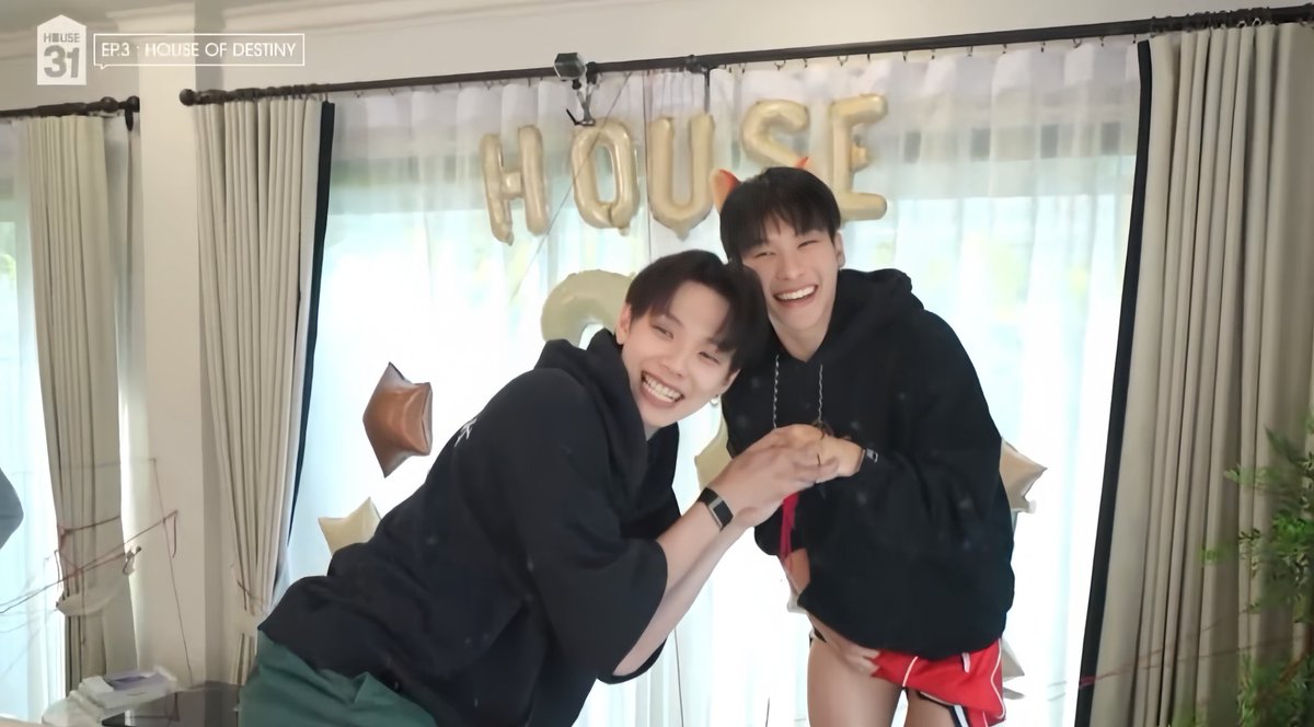 PNattzz's tweet photo. @xiaozh_yibo จร้าาาาา..... งืมมมมๆ เข้าใจจจ

DAOUOFFROAD X HOUSE31 

#House31EP3 https://t.co/e3sllYZaPR