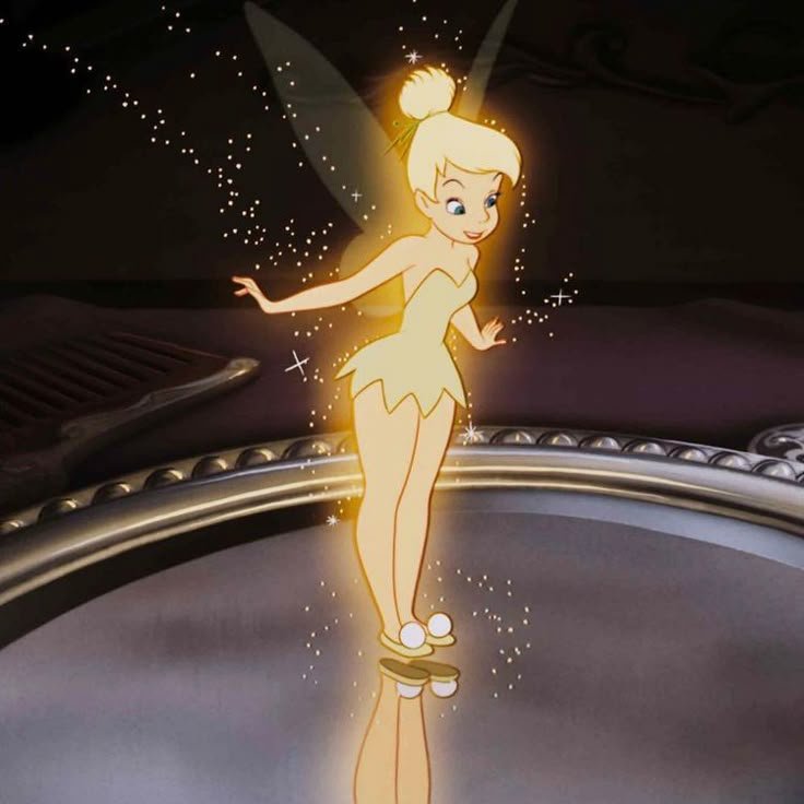 Descendentes4BR's tweet photo. Na professora, Hazel?
Curiosidade: a Tinker Bell é uma das professoras da Auradon Prep. Em "Wicked Wonderland", Hazel Hook revela que já arrancou suas asas. https://t.co/zVZeQhh5wq