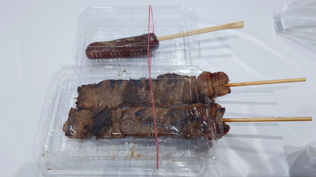 folklore7's tweet photo. やきものフェア！
星空の盃とお花柄の小皿と鹿肉GET！ https://t.co/D0hcXobR7L