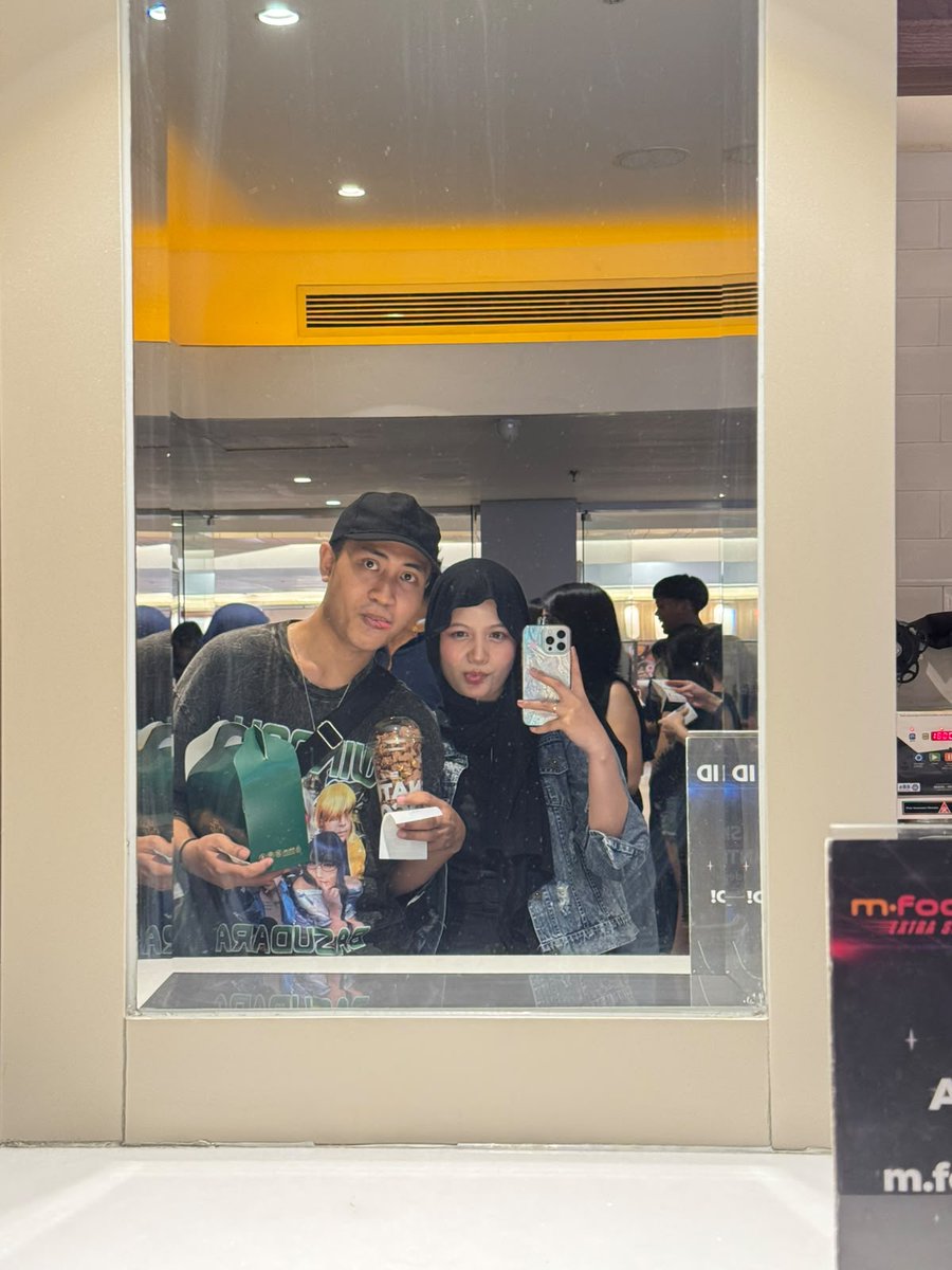 v1llaain's tweet photo. kata @holysshine dia bangga sm aku karena berani nyicip ikkudo ichi lvl 100 (beneran kayaknya)😹 https://t.co/q9vsmVeajj