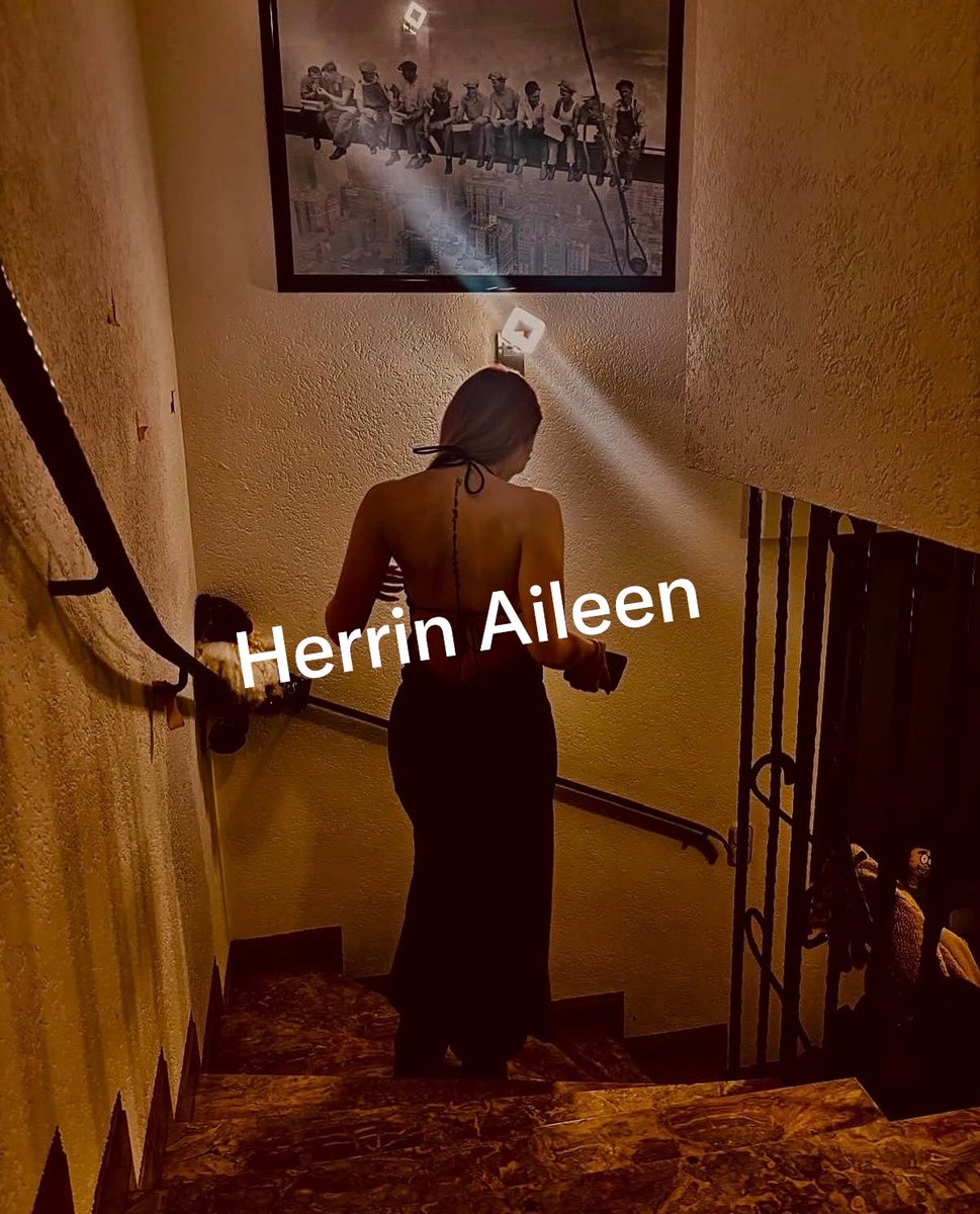 aileen5073's tweet photo. Date Night! Ihr Opfer habt dafür zu sorgen dass mir und meinem Date es an nichts fehlt und wir nichts selber zahlen müssen also hop hop in meine dm’s und brav abdrücken sofort!

#Herrin #Mistress #Goddess #findom #paypig #zahlsklave #sklave #sklaven #slave #sub #loser https://t.co/EbNt8Vc6nK