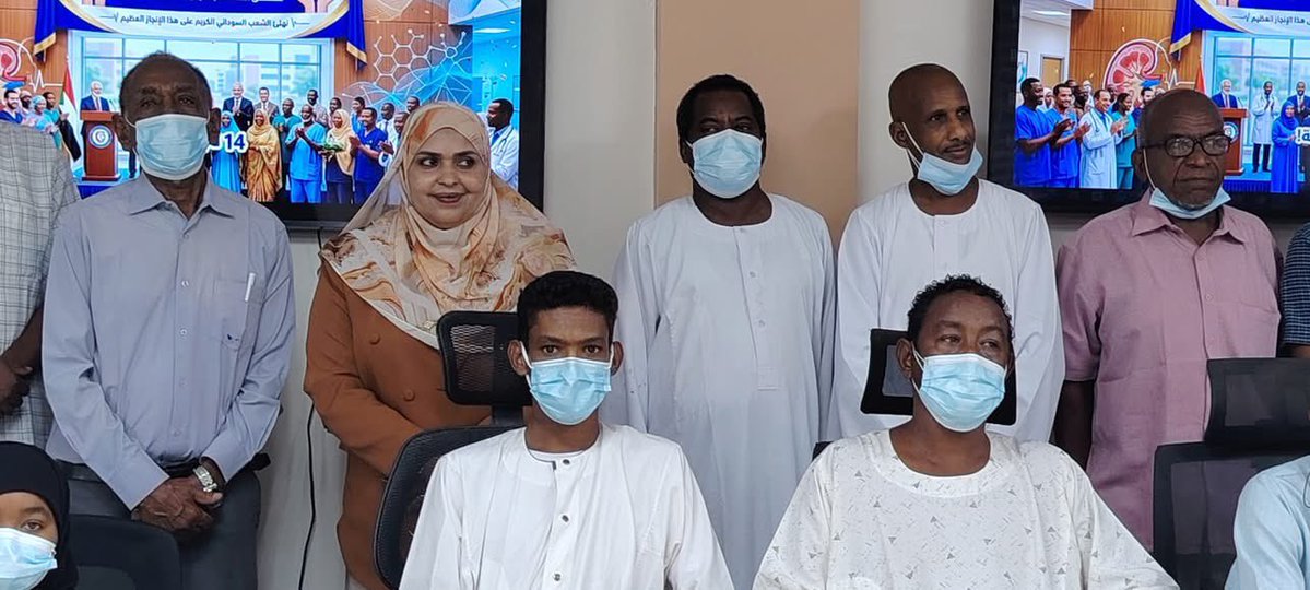 anas_albadawi's tweet photo. مستشفي احمد قاسم يعود الي الحياة بقوة ومعه تعود الحياة والامل لكثير من المرضي .. اليوم أعلن المستشفي اكتمال نقل وزراعة كلي ل ١٤ حالة بعد توقف دام اكثر من ٣ سنوات.. التحية والاجلال لتيم زراعة الكلي وادارة مستشفي احمد قاسم https://t.co/zoVfvGpjFL