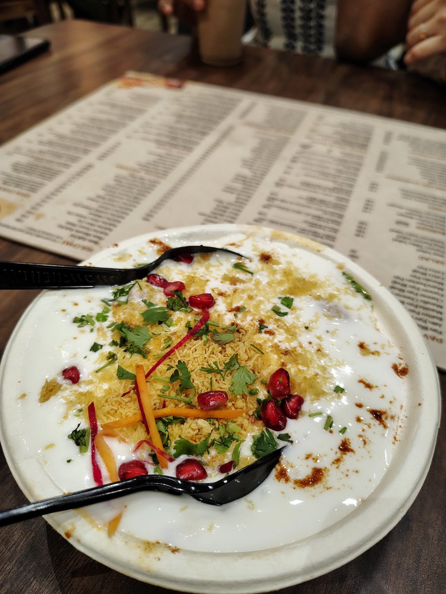 Herfooddelulu's tweet photo. #Naintara food is a different emotion. 
#Hyderabad #chaat #Dinner https://t.co/oVRnR1DjzI