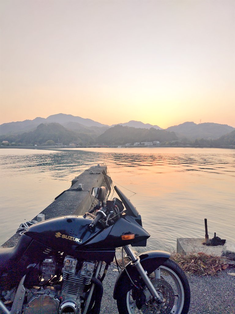 FspecR32's tweet photo. #バイク半分くらい選手権 https://t.co/WtnXS8cumk