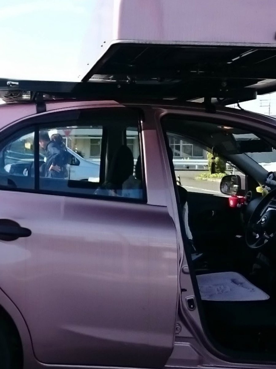 HIOKIYUKI's tweet photo. 先日、車に取り付けてる車椅子を収納するためのBOXが壊れてしまって…
担当の方に連絡して修理して頂いた🚗

修理が終わるまでは車に乗れなかったり、車が無い状態だったから大変だったけど、無事に乗れるようになって良かった…。 https://t.co/rwM7WuUPpj
