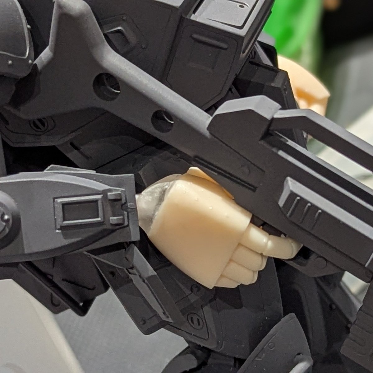 lone_wolf0515's tweet photo. レッツ模型ぃぃ

1/24 タカラ スコープドッグぅぅ！

今日はPLASTaさんで加工作業です。
ノリモータースさんの銃持ち手首
を角度つけの加工して、
コクピット仮入れして、
組付けは、9割完了〜！

ハッチ開けるとザックに当たってアンテナが曲がるっ！
真鍮に置き換えるかな。

#ボトムズ 
#模型製作 https://t.co/LT4rPev2Ea