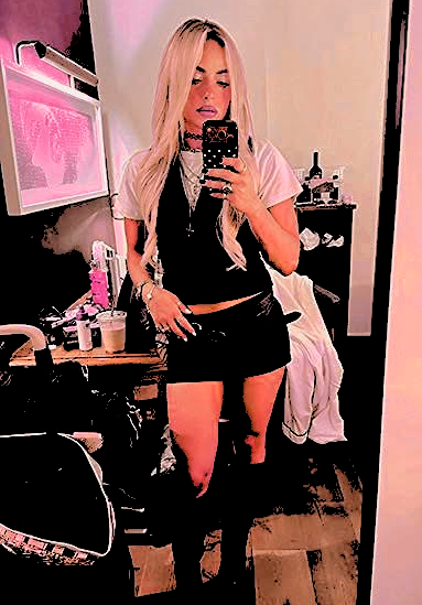 𝒃𝒊𝒕𝒆 𝐦𝐞 .ᐟ 🍒 tweet media