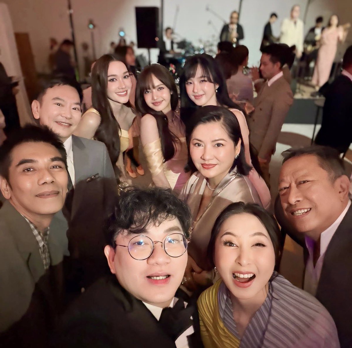 lalaluvlalisa's tweet photo. #LISA at Yaya &amp; Nadech’s wedding ✨ https://t.co/GYtP05ukOG