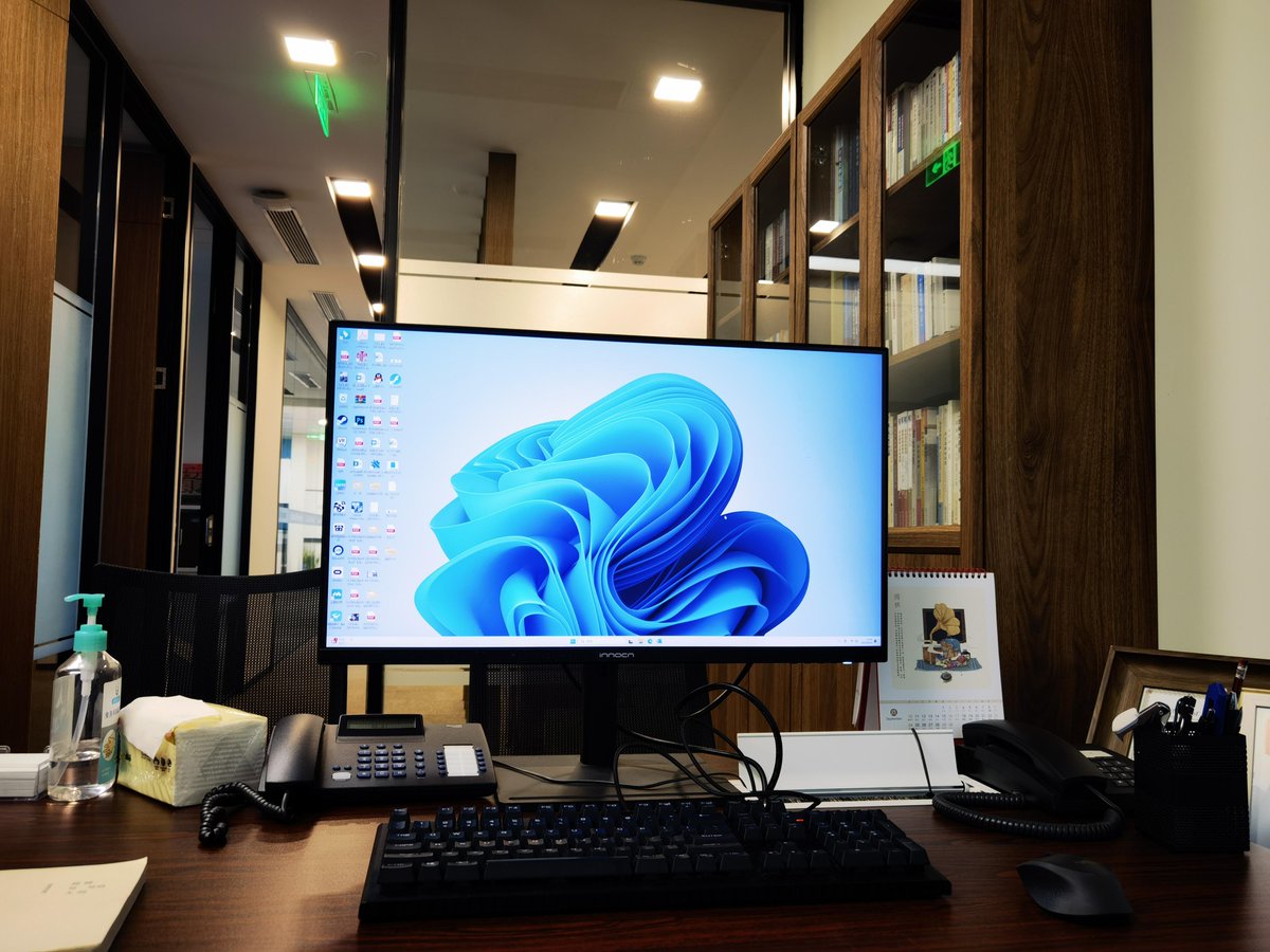 RockleeVI's tweet photo. [When your colleague swears they “fixed” the conference room Wi-Fi—turns out they just plugged a coffee mug that blocked the router to the other side of the table. Life’s little tech support wins.] https://t.co/dCe0XRrY2J
