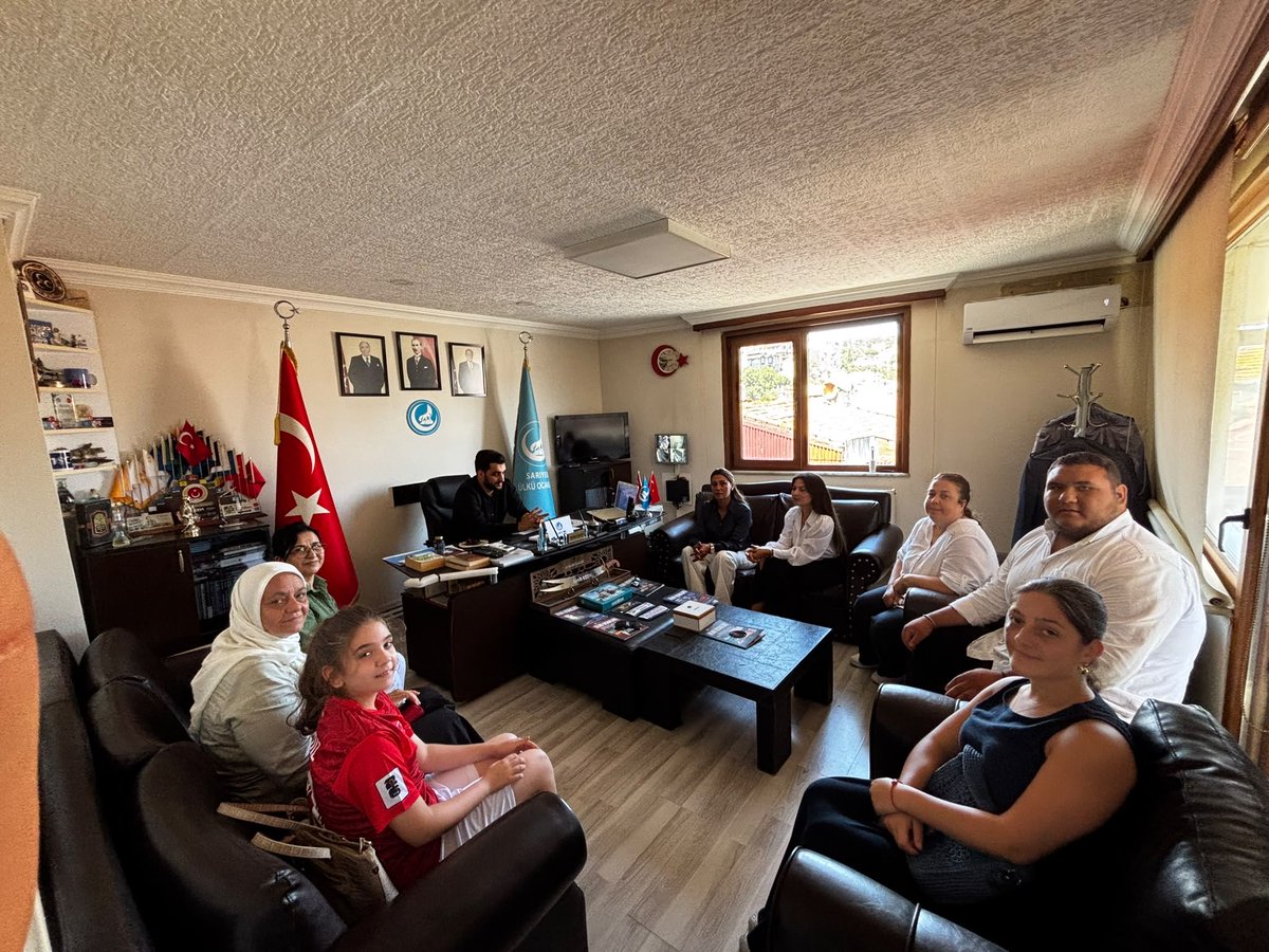 mhpsariyer_'s tweet photo. Kadın Kolları Başkanımız Sayın Birben Fidan, Sarıyer Ülkü Ocakları Başkanı Semih Kızgın’ı ziyaret ettiler. https://t.co/zBUDaPSNmj