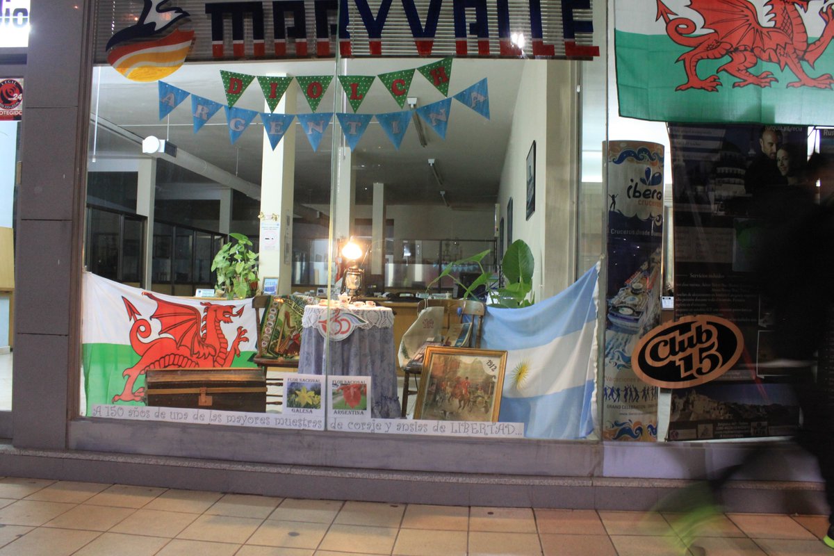 Fernand62400449's tweet photo. @brodawel Just a shop in Trelew in 2015 for the 150 aniversary of Y WLAFDA https://t.co/Nj77kA4XmG
