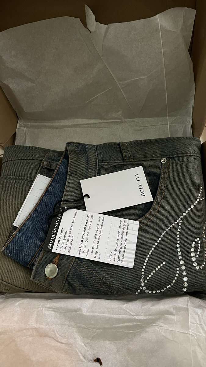 looeosoft's tweet photo. ส่งต่อกางเกงยีนส์ เเบรนด์เวียนาม 🇻🇳Holytee
size M รุ่น Glow Jeans 
ใหม่มาก ใส่ไปเเค่1ครั้ง งานจริงสวยมากๆค่ะ

💌990 free shipping

#ส่งต่อกางเกงยีนส์ #ส่งต่อกางเกง #ส่งต่อเสื้อผ้ามือสอง #เสื้อผ้ามือสองสภาพดี https://t.co/kkxTiNSBRe