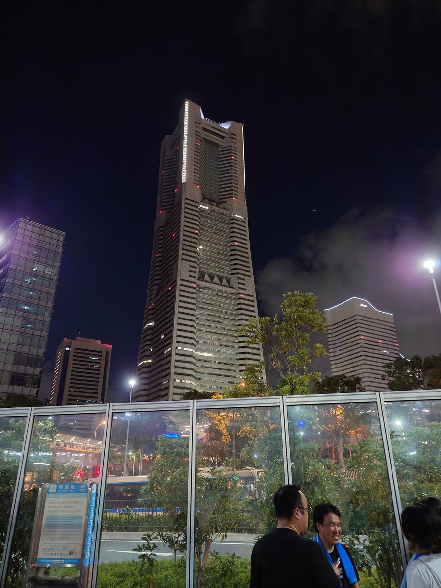falcon_gt71's tweet photo. そういやxperia 1 viiiにしてから初めて夜景撮ったけどこの映りは素晴らしい
別になんも設定しないでオートで撮ったけど一眼レフにも引けを取らない出来
何より手持ちでこれはすげぇや https://t.co/CmSlQkB4Bs