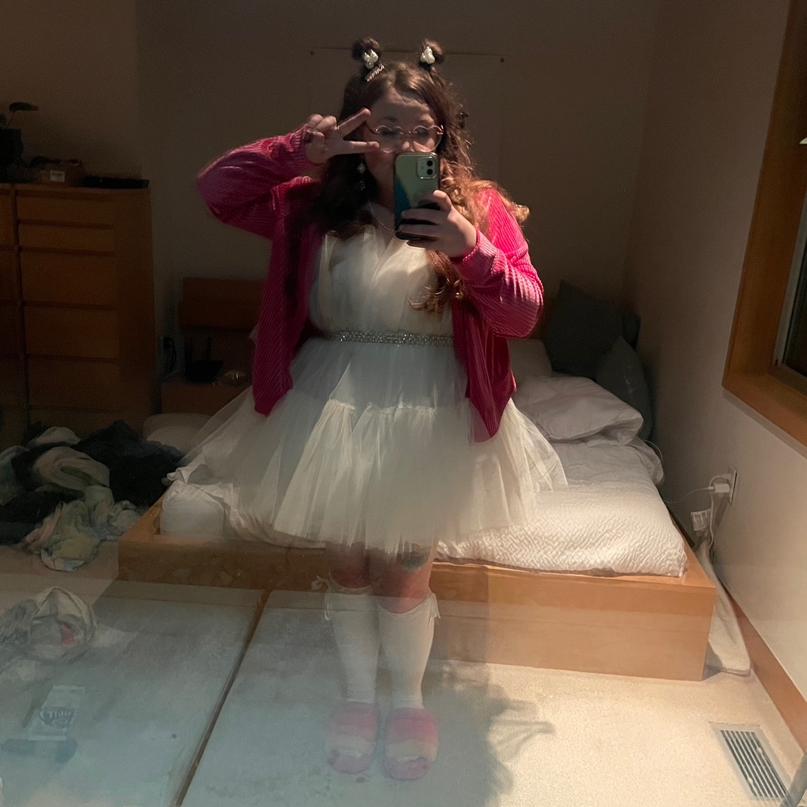 sailormoonsick's tweet photo. I miss being a chaos demon of a bride 🌸🍒 https://t.co/cRsyZHc7gH
