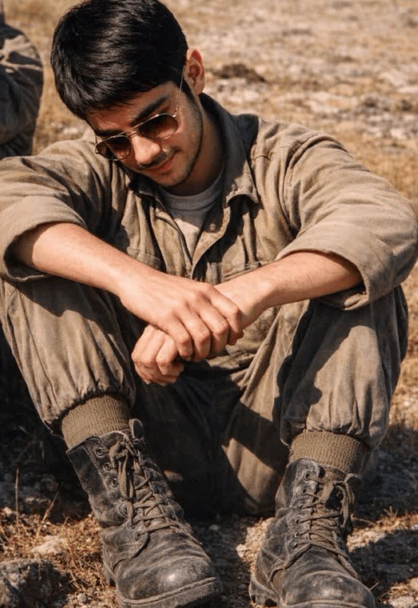 nhyd195920's tweet photo. این عکس آقا سید مجتبی بیشتر از ترامـ✦ـپ 
طرفدار داره؛میگی نه؟! لایکارو نیگاه کن. https://t.co/xta4paodMq