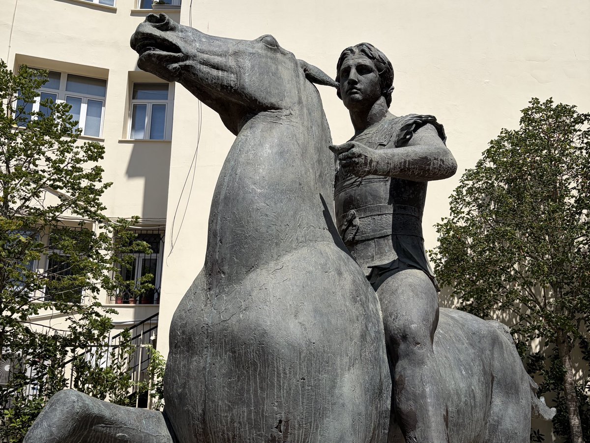 comte_A__'s tweet photo. Belle exposition consacrée au sculpteur grec Yannis Pappas (1913-2005), organisée par le Musée Benaki dans l’ancienne mosquée « Sandirvan » (15e siècle) de Drama. https://t.co/39wCEc1u9h