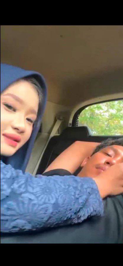 doucrs's tweet photo. tgh viral dlm kereta.
#awektudung #tudung #awekmelayu #melayutudung https://t.co/EVW8UEzQKp