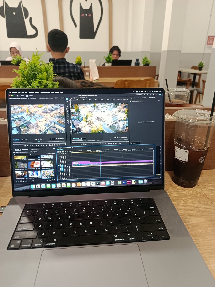 Arzyadhanf's tweet photo. Editing 15 minutes urgent long form video in 1 day, deadline tomorrow night ✊ https://t.co/oTgtujxRrD