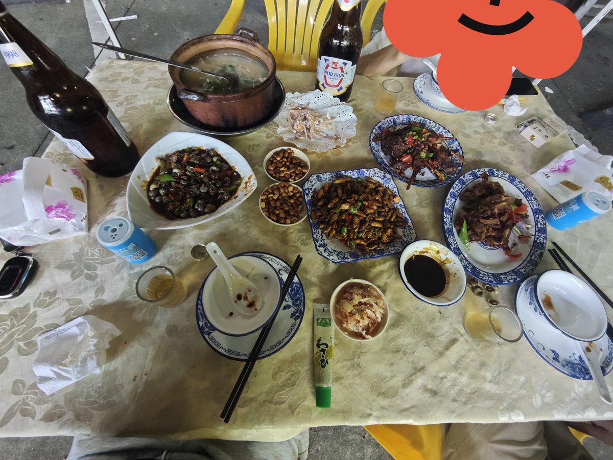 mochryth's tweet photo. 周末愉快，虽然7月很残忍。

但生活得继续。几个朋友，大夏天，冰镇啤酒🍺真的太绝了。

盘？明天睡醒再说。 https://t.co/0G3YC2U6m1